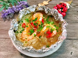 15、锡纸金针菇粉丝虾煲,成品。
