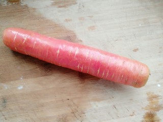 4、素三彩,胡萝卜一根