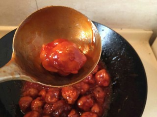 16、酸甜荔枝里脊肉,晶莹剔透的，像勾了芡一样。