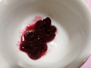 3、米饭也妖娆#甜蜜水果饭#,樱桃肉果酱一勺，