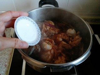 12、东北大酱骨,食盐。