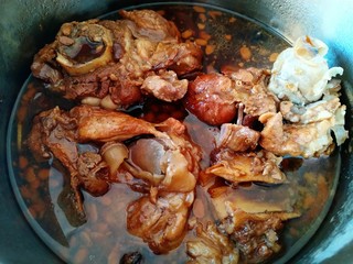 13、东北大酱骨,高压锅上气后 最小火压40分钟左右即可。