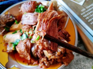 15、东北大酱骨,看 刚出锅的肉肉 酥、软、烂、超级棒~