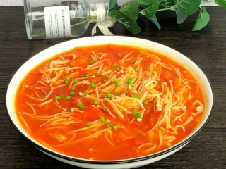 15、番茄金针菇,撒上葱花即可