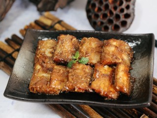 12、红烧带鱼#年年有余#,是不是非常简单。新年桌上的鱼你准备好了吗？