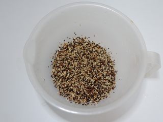 5、青柠藜麦沙拉,藜麦淘洗干净