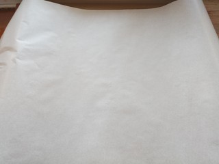 7、牙签肉烤箱版,烤盘铺上油纸