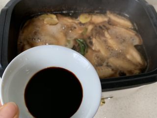 7、可乐鸡翅,适量酱油