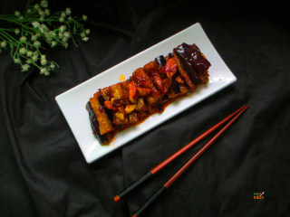 9、馋嘴蒜香茄条,这道菜味道鲜美、柔软润香、鲜咸适口、营养也非常丰富