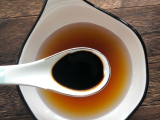 8、炒脆皮豆腐,一勺老抽