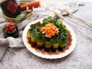 7、【响油心形黄瓜】,完成，摆盘拍照????