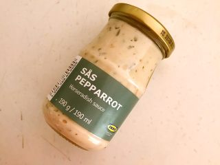 4、三文鱼牛油果沙拉,瑞典进口辣根沙司