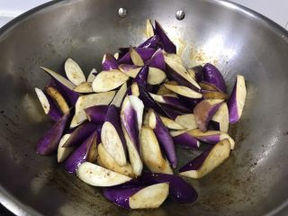 11、蒜泥肉末茄子,煸炒