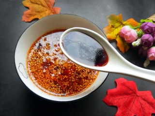 14、手撕茄子（内附万能凉拌汁做法）,三勺香醋。