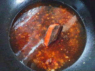 8、豆皮金针菇,加入适量清水