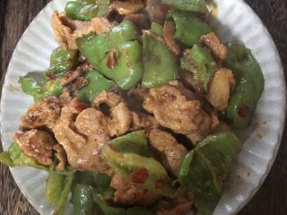 18、辣椒炒肉,出锅