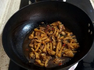 18、香卤鸡爪,清水差不多淹没鸡爪即可
