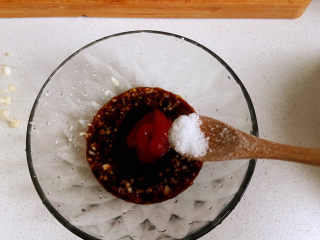 8、豆皮金针菇卷,盐加一点点就行了，不然会很咸。