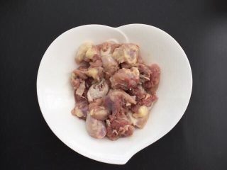 8、辣子鸡～香喷喷火辣辣,腌制好之后去掉葱姜蒜