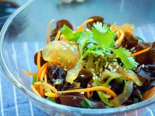 6、凉拌海蜇皮,近看一张