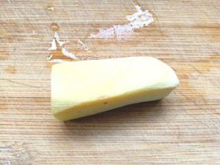 9、姜末莲菜,姜去皮,