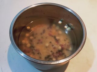 7、传统腊八粥,加入开水，水量是杂粮的3倍