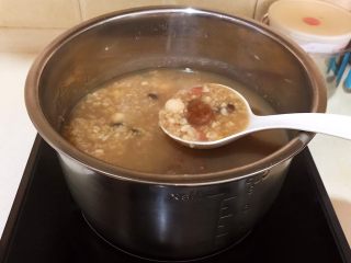 14、传统腊八粥,调匀即可