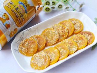 12、奶香南瓜芝麻饼,软糯香甜。