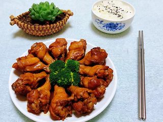 11、红烧鸡翅根,再来一碗米饭就是标配噢