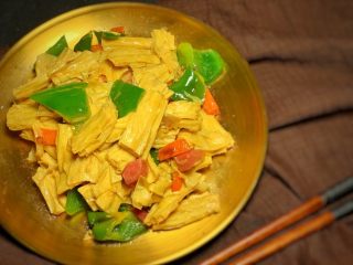 17、青椒炒腐竹,出锅