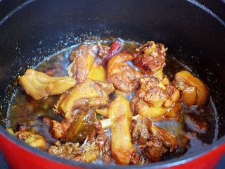 14、红烧鸭子,转大火收汁即可