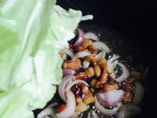 11、干锅包菜(简易版),再倒入包菜