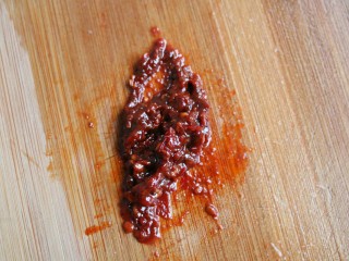 8、≈黄焖鱼块≈,豆瓣酱剁细