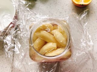 12、醋腌嫩生姜-可做早餐稀饭配菜,表面包上3层保鲜膜，更能达到密封效果。