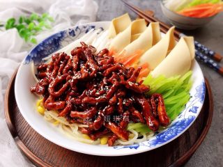 9、五彩京酱肉丝,美色美味！