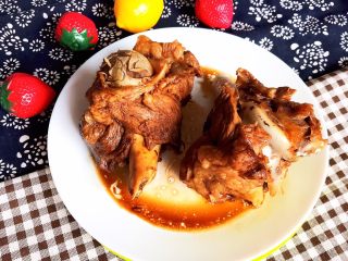 16、东北酱大骨,东北酱大骨肉烂骨酥，酱香浓郁，味道鲜美~