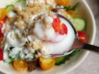 7、藜麦酸奶沙拉,健康又美味