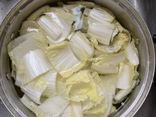 1、醋溜白菜,娃娃菜洗净