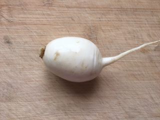 3、蔬菜沙拉,小萝卜一个