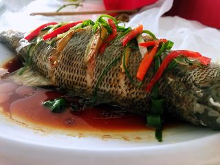 11、清蒸鲈鱼#年年有余#,成品。