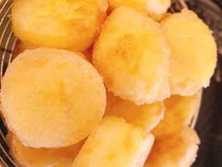 8、红烧日本豆腐,沥油捞出