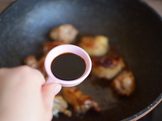 5、家常黄焖鸡,加生抽