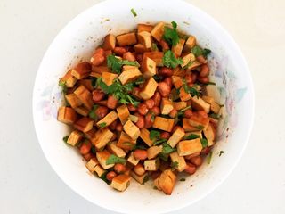 22、开胃小菜  老醋花生,调匀即可