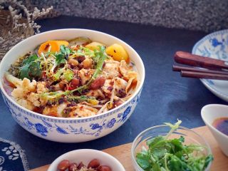 37、酸菜鱼,喜欢麻辣酱的朋友们可以淋上一些