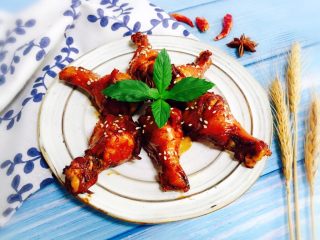16、秘制红烧鸡腿,装盘撒入适量熟白芝麻