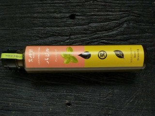 9、营养健康的鸡肉青菜豆腐饼,搭配低脂的色拉调味汁，好吃(๑• . •๑)