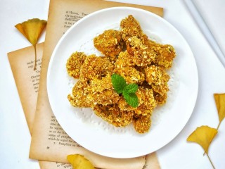 11、营养健康的鸡肉青菜豆腐饼,还可以随意的捏一下，炸成“豆腐鸡米花”当小零食吃，营养又健康！