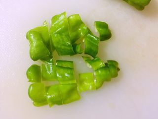 4、糖醋鸡腿菇（菌菇）,切成小块