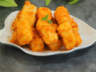 14、脆皮炸鲜奶,控干油即可，炸鲜奶就可以享用了