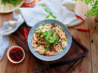 11、自制开胃下饭的沙茶肉末酱,自制的酱用来拌面